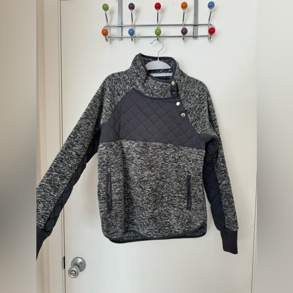 Abercrombie & Fitch Asymmetrical Snap-up Fleece- NEW WITHOUT TAG